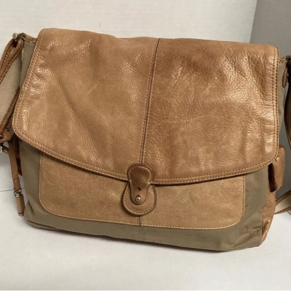 Liz Claiborne Messenger Bag PreOwned - Picture 7 of 10